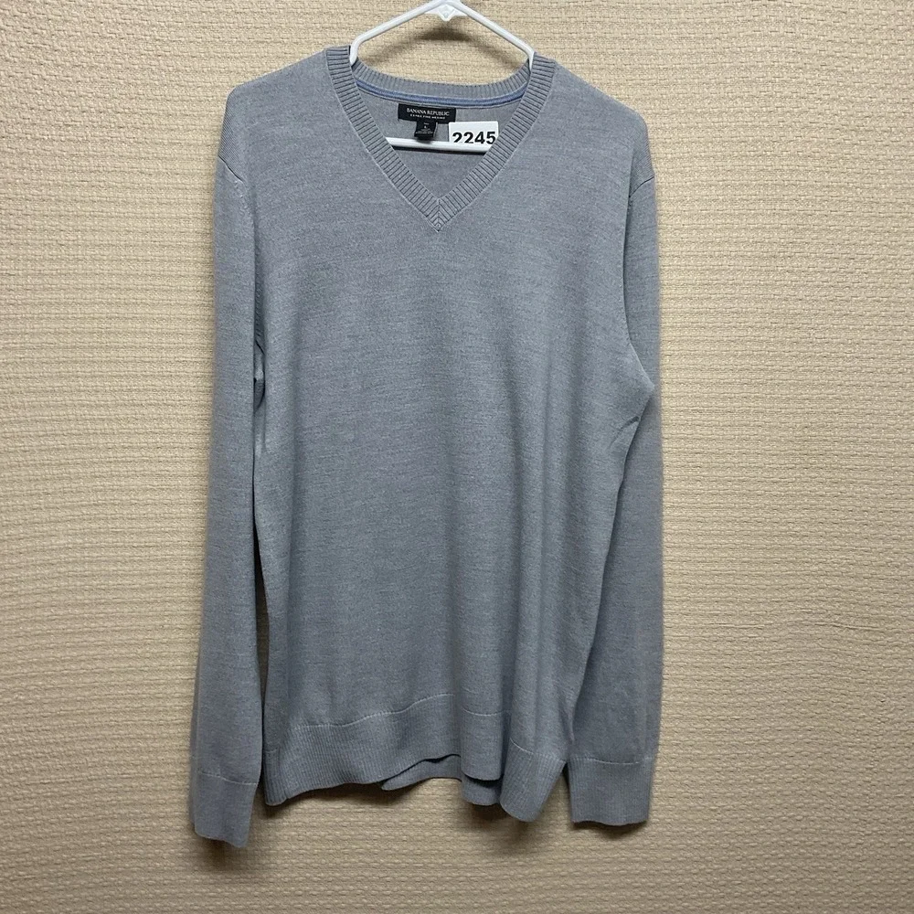 Banana Republic Men's V Neck Sweater Tall Large 100% Merino Extra Fine Wool Gray